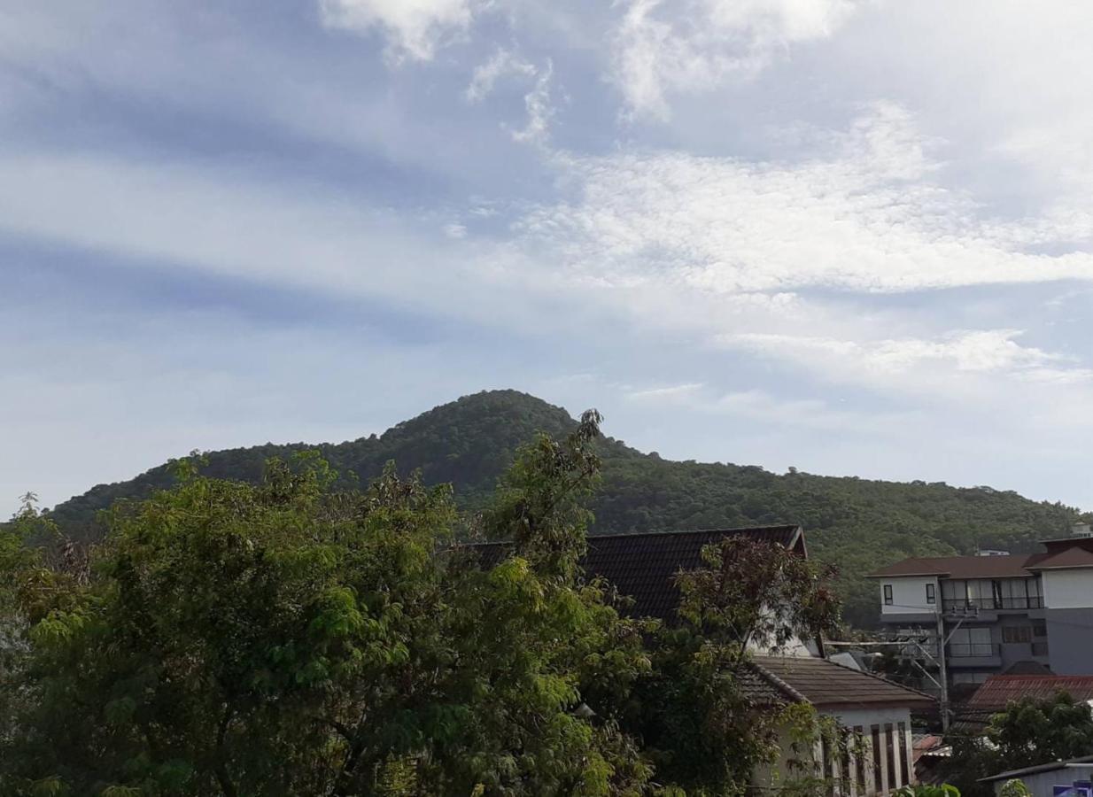 แพรว แมนชั่น Hotel หาดกมลา ภายนอก รูปภาพ