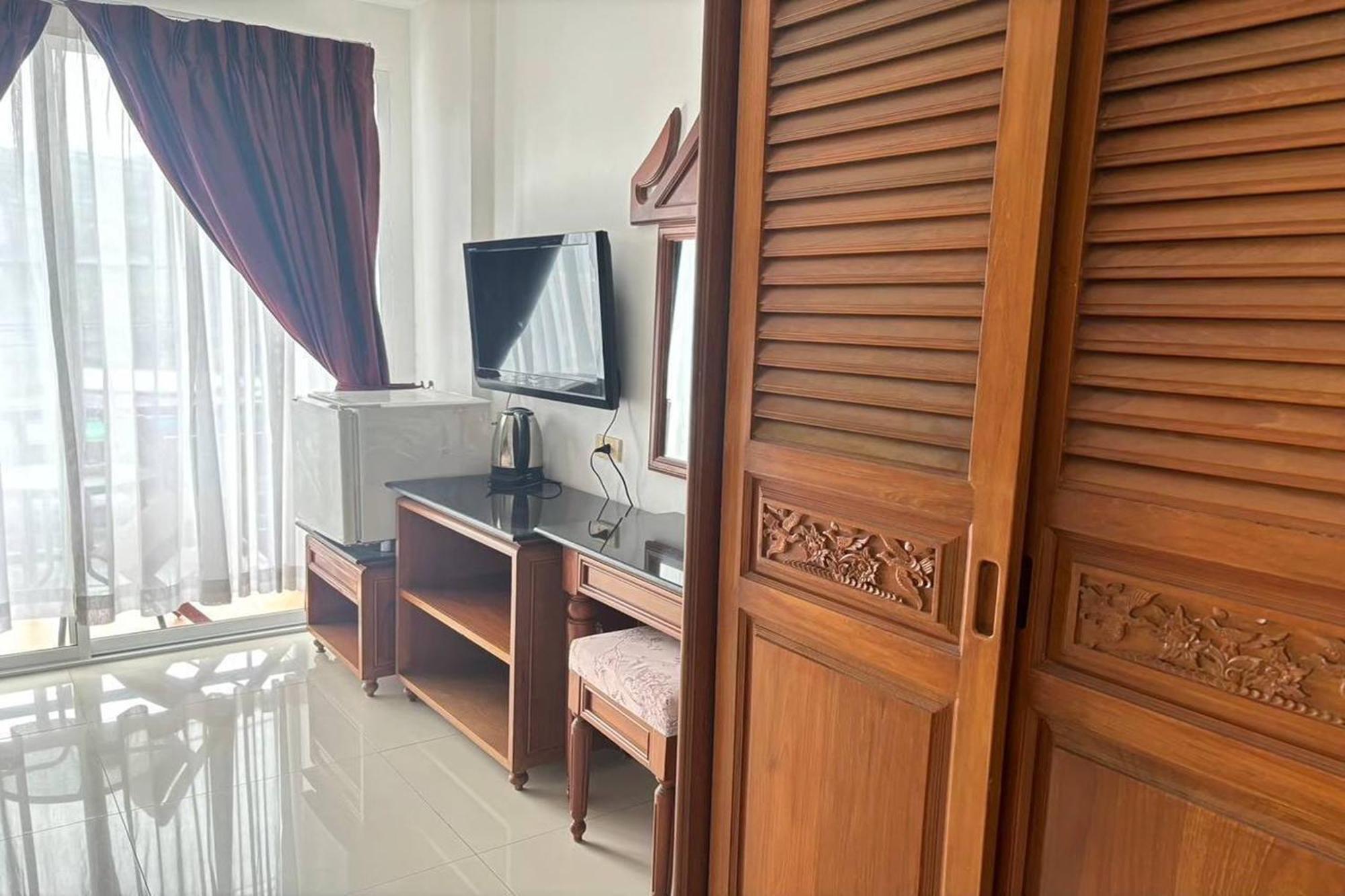 แพรว แมนชั่น Hotel หาดกมลา ภายนอก รูปภาพ