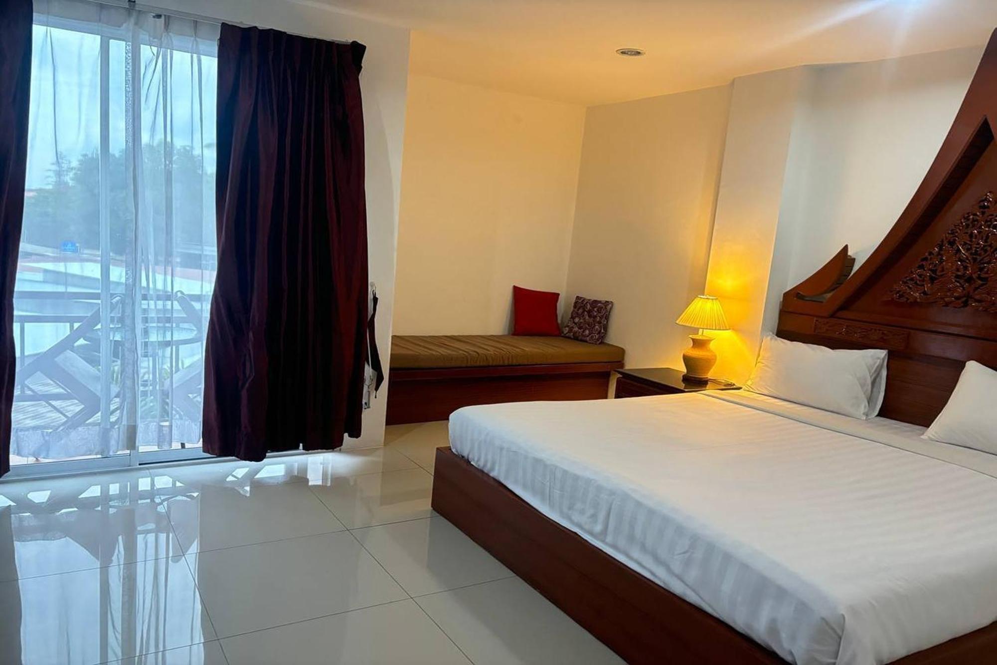 แพรว แมนชั่น Hotel หาดกมลา ภายนอก รูปภาพ