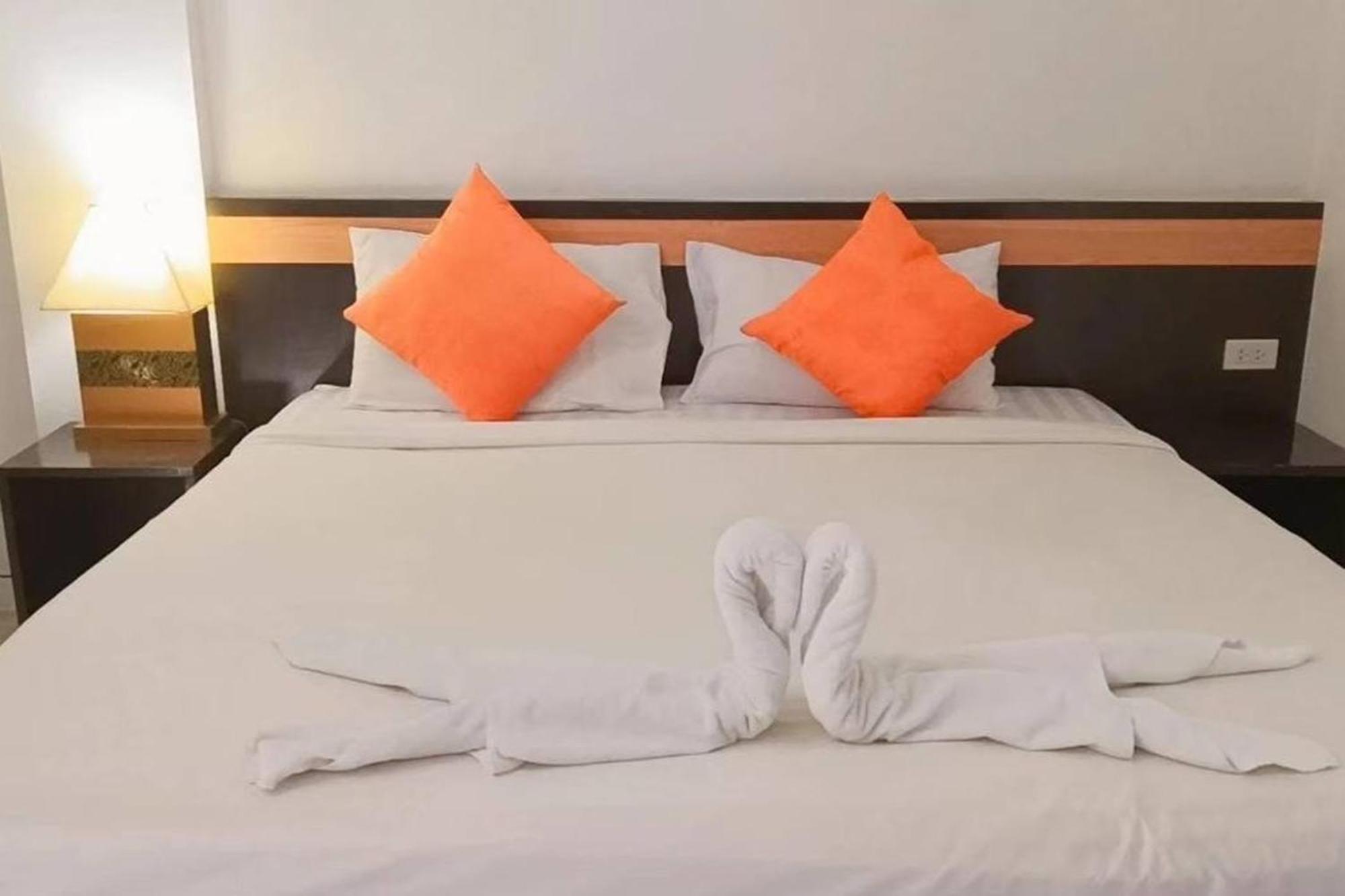 แพรว แมนชั่น Hotel หาดกมลา ภายนอก รูปภาพ