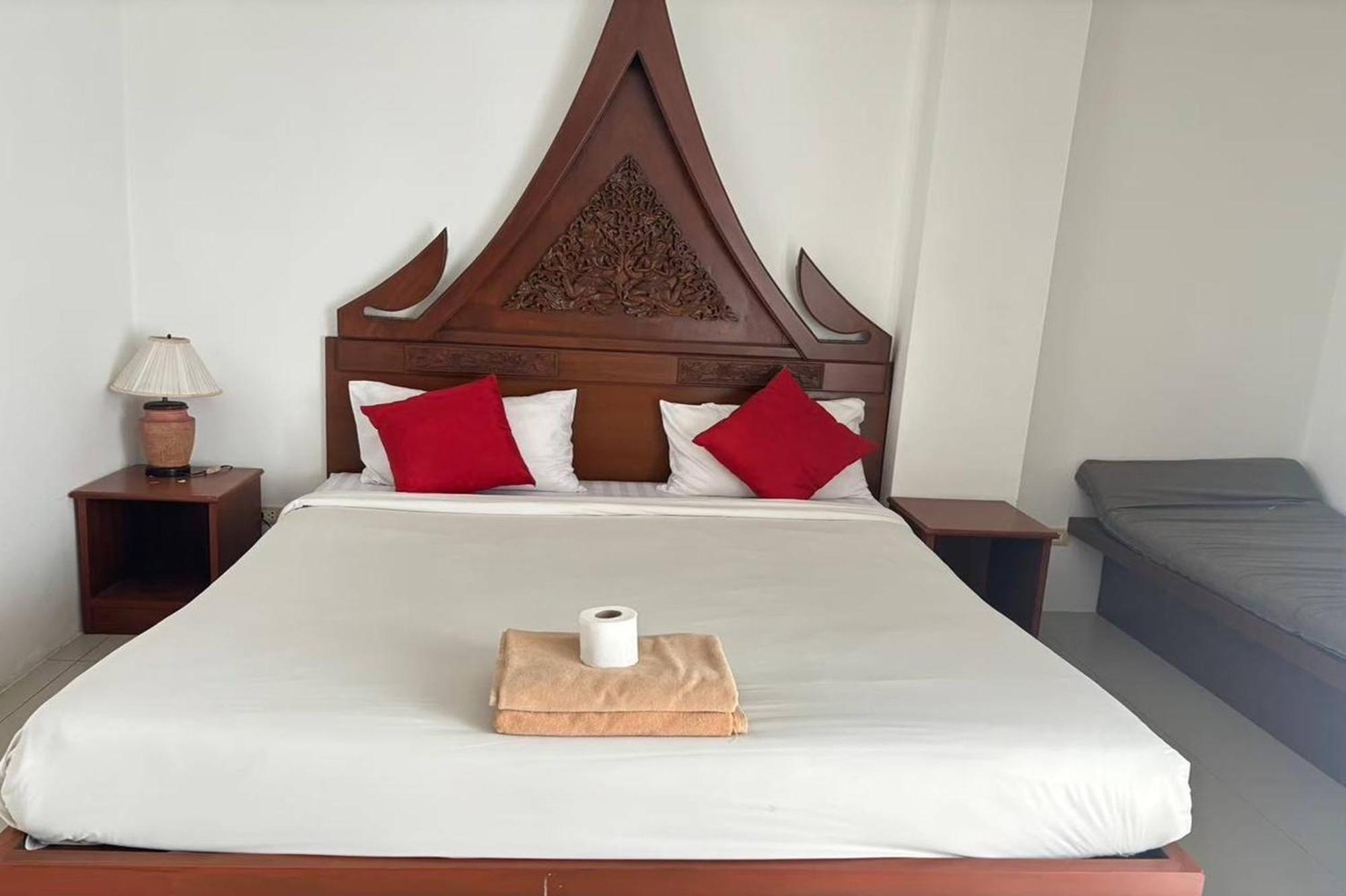 แพรว แมนชั่น Hotel หาดกมลา ภายนอก รูปภาพ